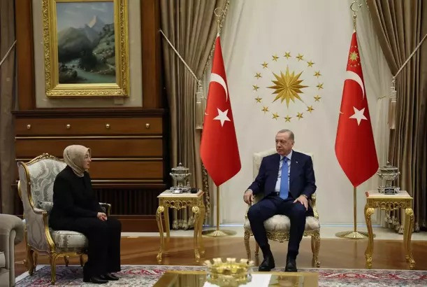 Cumhurbaşkanı Erdoğan, Sinan Ateş'in eşi ve kızları ile görüştü