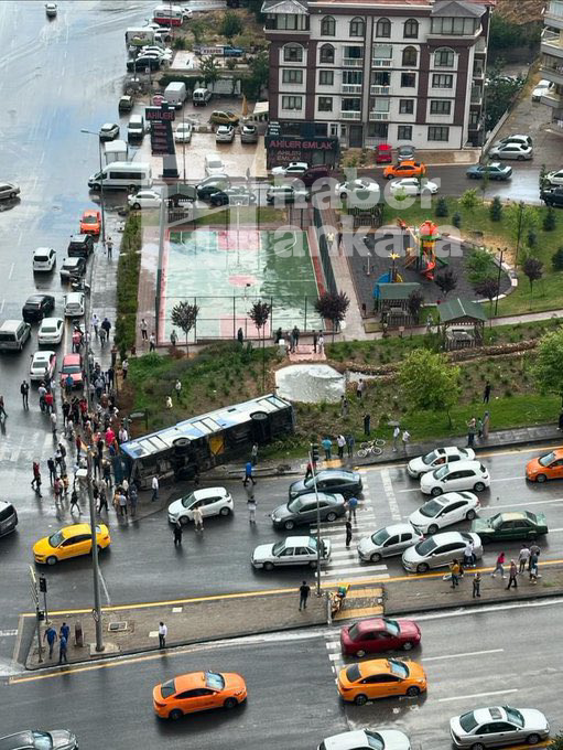 Ankara Keçiören'de EGO devrildi! Çok sayıda yaralı var