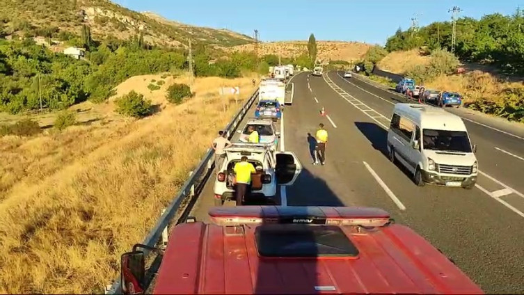 Malatya'da yolcu otobüsünün devrilmesi sonucu 22 kişi yaralandı