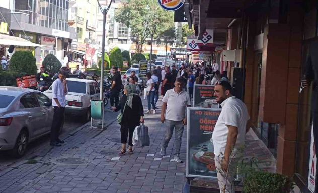 Ankara Sincan'da polise ateş açan bir kişi kendini yaraladı