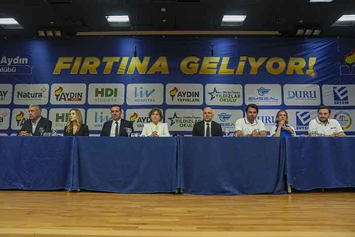 Nesibe Aydın Kadın Basketbol Takımı Ankara'da öğrenciler ile buluştu