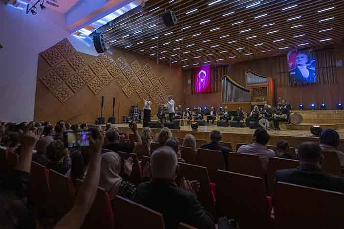 Ankara'da "Ata'nın Sevdiği Şarkılar Konseri" mest etti! - Resim : 2