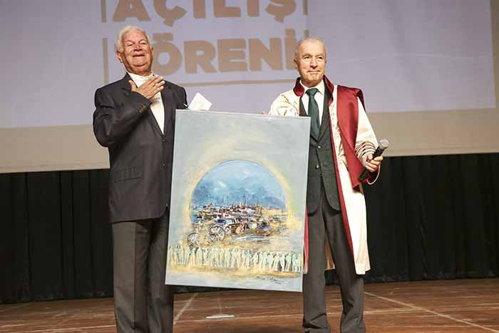 Ankara Hacı Bayram Veli Üniversitesi'nde yeni akademik yıl için sanat temalı açılış - Resim : 2