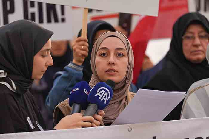 Ankara'da Genç İHH gönüllüleri kadına şiddete tepki gösterdi!