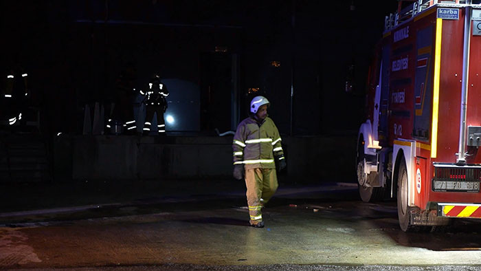 Kırıkkale'de tekstil fabrikası alevlere teslim oldu - Resim : 2