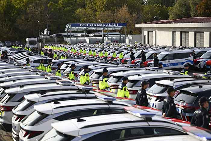 Ankara'da polise ve jandarmaya 380 yeni araç tahsis edildi - Resim : 2