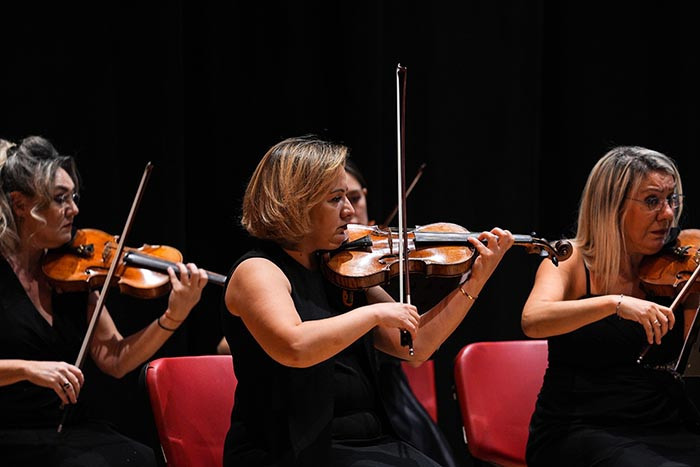 Ankara'da "Suna Kan Keman Günleri" açılış konserinde müzik ziyafeti verildi