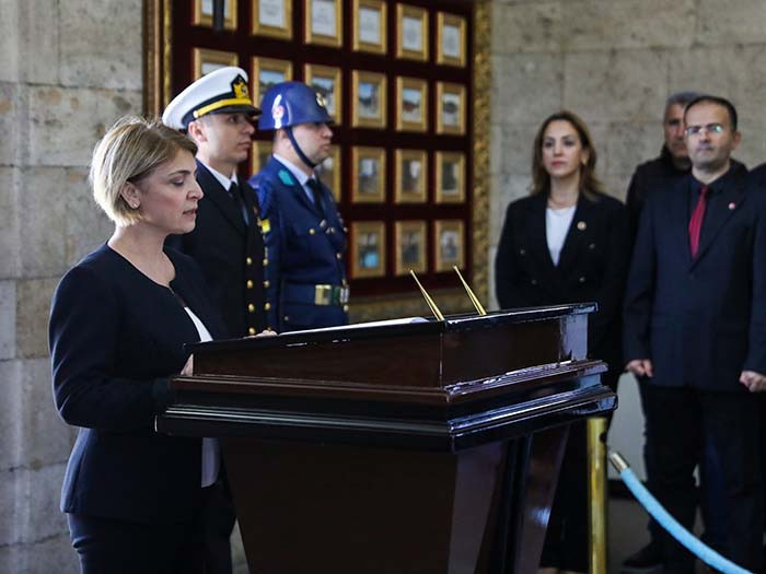 Etimesgut Belediyesi'nden Muhtarlar Günü'nde Anıtkabir'e ziyaret!