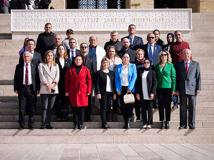 Etimesgut Belediyesi'nden Muhtarlar Günü'nde Anıtkabir'e ziyaret! - Resim : 2