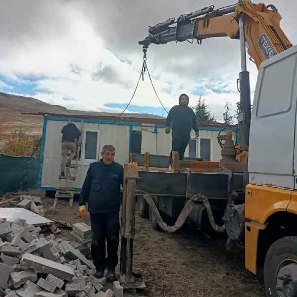 Mamak Belediyesi kaçak ve metruk yapıları kaldırıyor