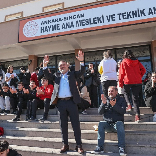 Sincan Belediye Başkanı Ercan: Çocuklar için tiyatro zamanı - Resim : 2