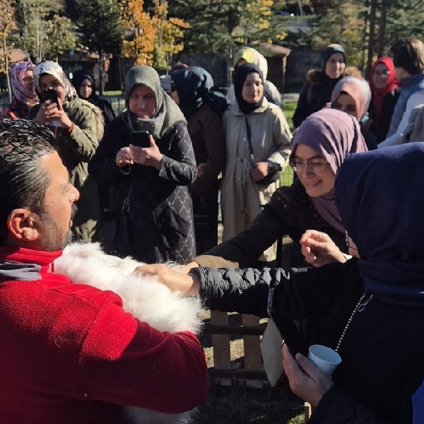 İlkokul velileri Pursaklar Belediyesi Endemik Vadi'yi gezdi