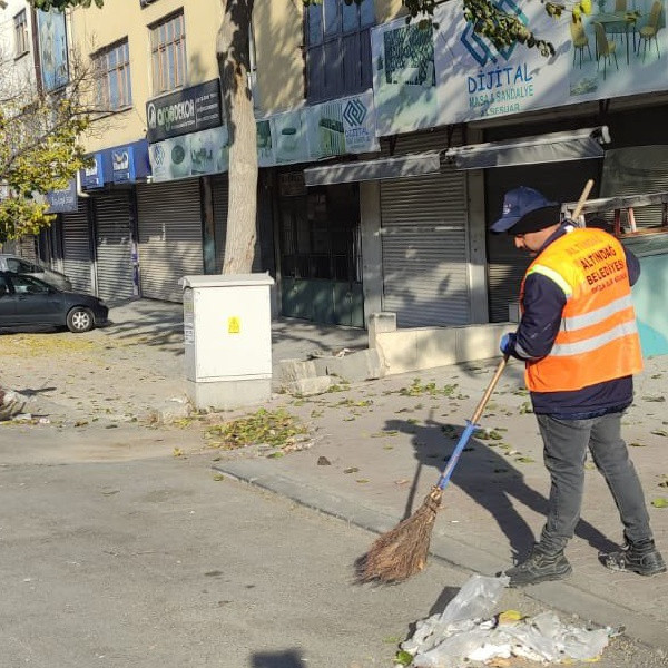 Altındağ Belediyesi, Sitelerde temizlik çalışması gerçekleştirdi - Resim : 2