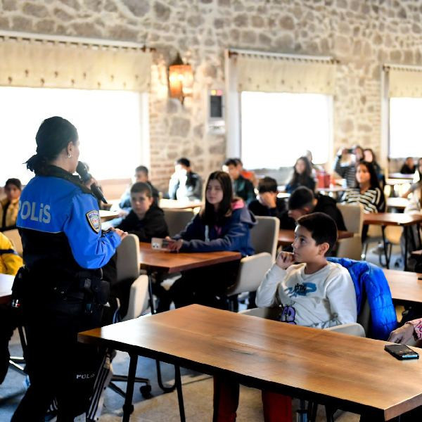 Altındağ Belediyesi gençlere meslek seçiminde rehberlik ediyor - Resim : 2