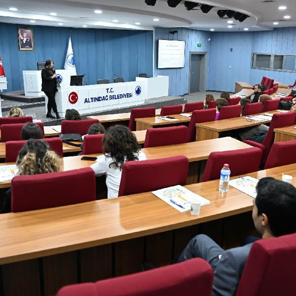 Altındağ Belediyesi personellerine öğrencilerin sınav kaygıları hakkında seminer verdi