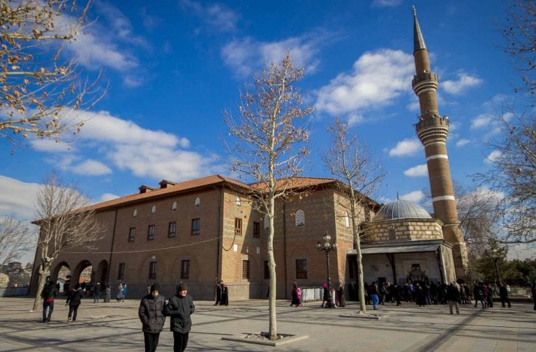 Ankara’nın tarihi camileri asırlara meydan okuyorlar