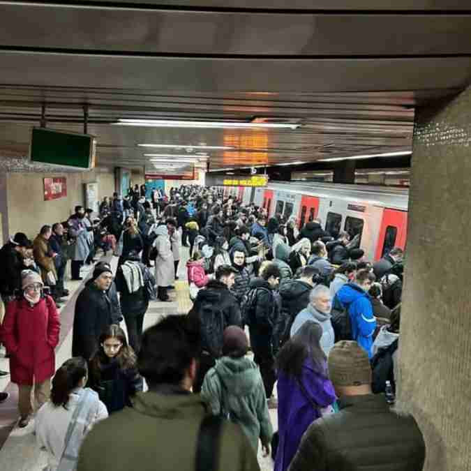 Ankaralılar metro ve otobüs sefer sayılarının arttırılmasını istiyor