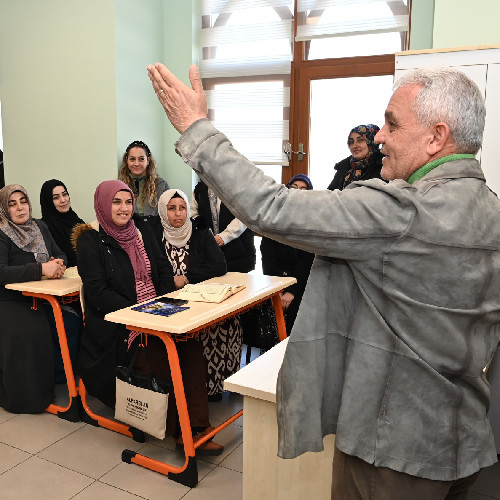 Mamak Belediyesi kadınlara meslek öğrenip gelir elde etme fırsatı sunuyor