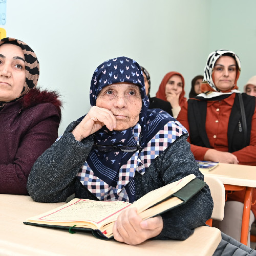 Mamak Belediyesi kadınlara meslek öğrenip gelir elde etme fırsatı sunuyor - Resim : 2