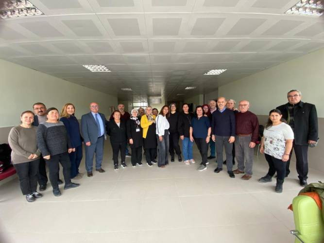 Yozgat'ta 50 yaş ve üzeri yetişkinler yeni açılan üniversiteye başladı