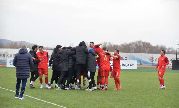 Kahramankazan Belediyespor şampiyonluğa koşuyor! - Resim : 2