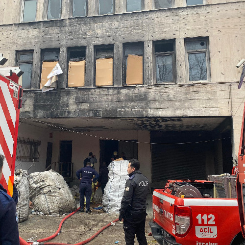 Ankara Altındağ İskitler'de yangın çıktı: Gökyüzü siyah dumanla doldu