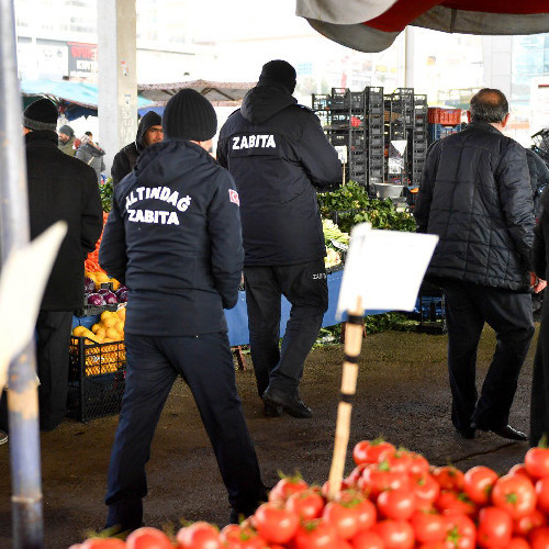 Altındağ Belediyesi zabıtaları pazarlarda halk sağlığı denetlemesi yaptı - Resim : 2