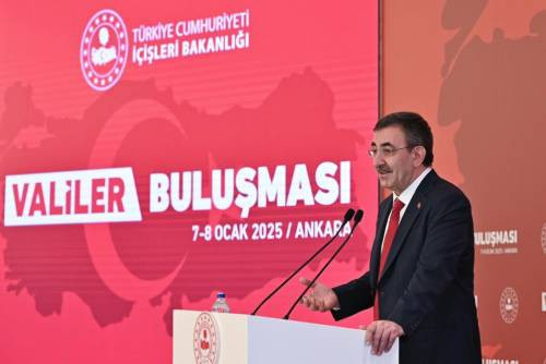 Türkiye'de görevli 81 Vali, Cumhurbaşkanı Yardımcısı ile buluştu