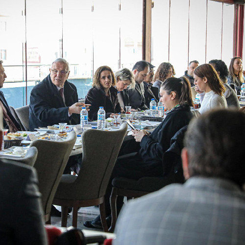 Etimesgut Belediyesi gazeteciler için yemek organizasyonu düzenledi