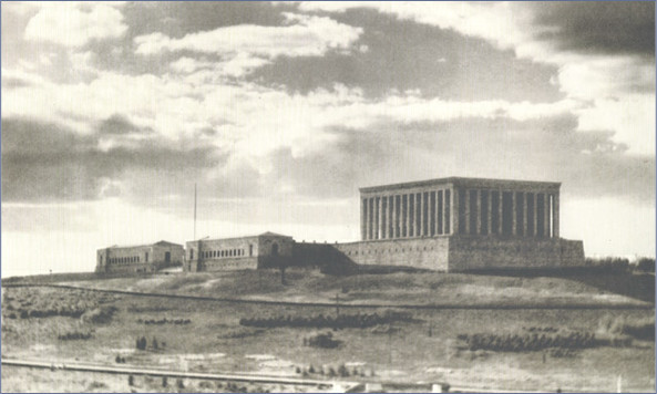 Anıtkabir'de 42 yıldır uygulanan yasak: Halen geçerliliğini koruyor! - Resim : 2