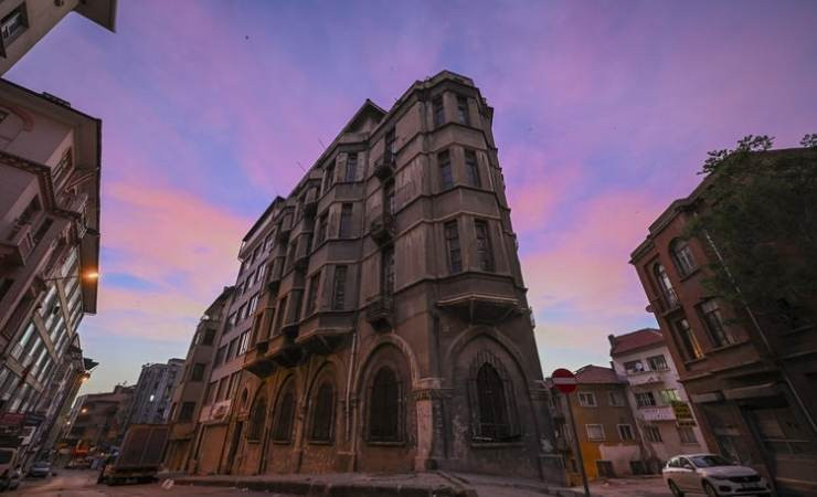 Ankara Ulus’ta 1922 yılında yapıldı! Kentin ilk asansörlü ve kaloriferli apartmanı! - Resim : 2