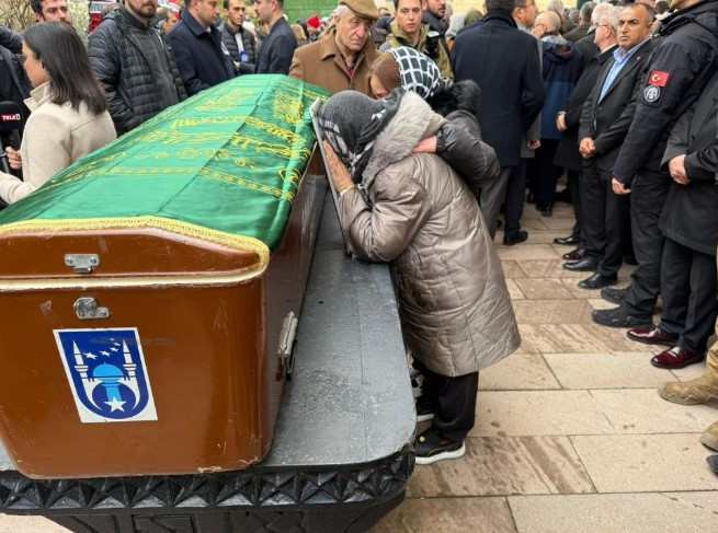 Bolu Kartalkaya’daki otel yangınında hayatını kaybeden genç öğrenci defnedildi