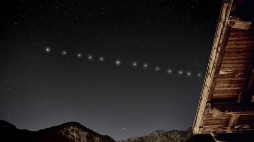 Gökyüzünde heyecanlı anlar: Bitlis semalarında Starlink uyduları