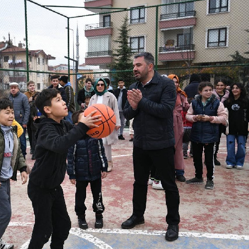 Pursaklar Belediyesi millet kıraathaneleri gençleri bekliyor: Yeter ki okuyun - Resim : 2