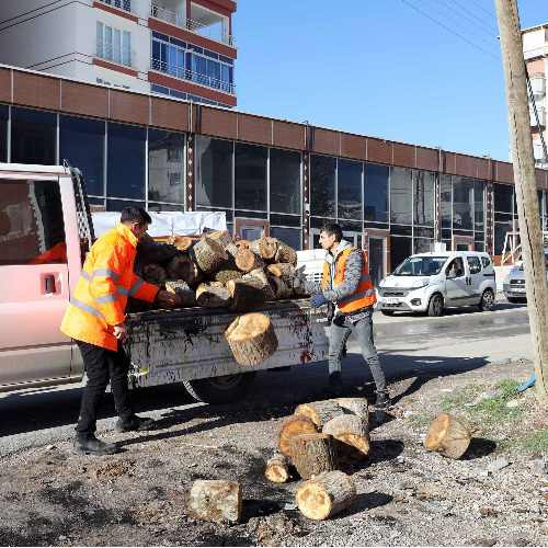 Yenimahalle Belediyesinden ihtiyaç sahiplerine yakacak desteği