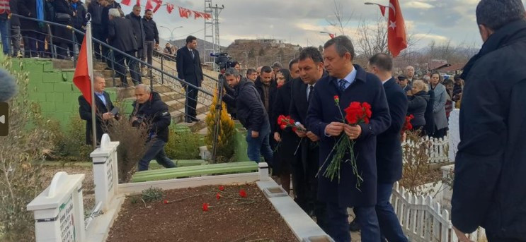 CHP Genel Başkanı Özel, Deprem Bakanlığı çağrısını yineledi