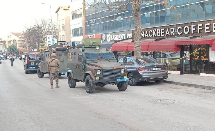 Ankara'da silahla intihar etmek isteyen şahsı polisler kararından vazgeçirdiler