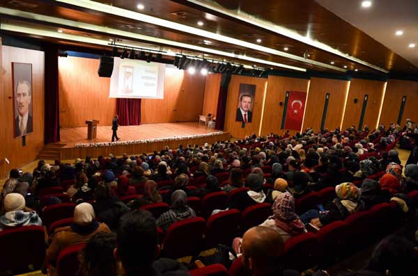 Altındağ Belediyesi'nin 'İyi İnsan Yetiştirme' seminerine yoğun ilgi - Resim : 2