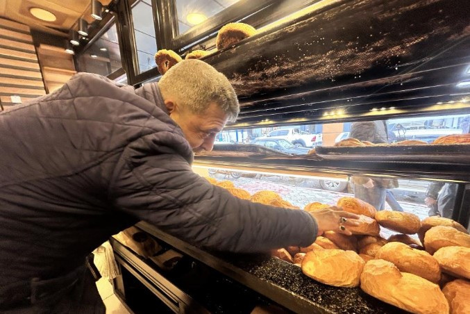 Her yerde 12.5 TL olan ekmek orada 7.5 TL: Vatandaşlardan yoğun ilgi