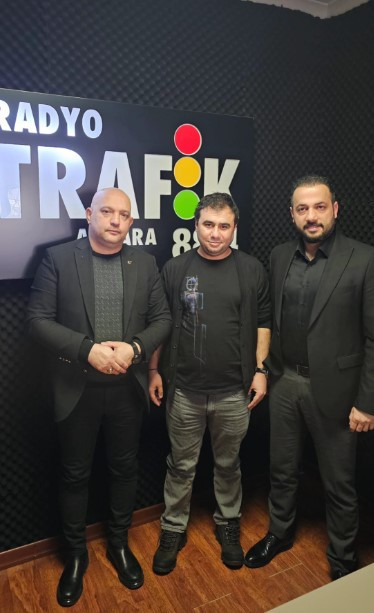 Serhat Karaman, Radyo Trafik'te  yerel medya ve yapay zekanın gazetecilik mesleğine etkilerini değerlendirdi