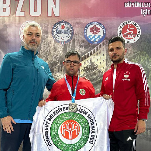 Etimesgut Belediyesinden Trabzon'da karate başarısı