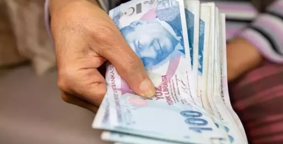 AK Parti'den yeni mini ekonomi torba yasa! Emeklilere bayram ikramiyesi müjdesi bekleniyor