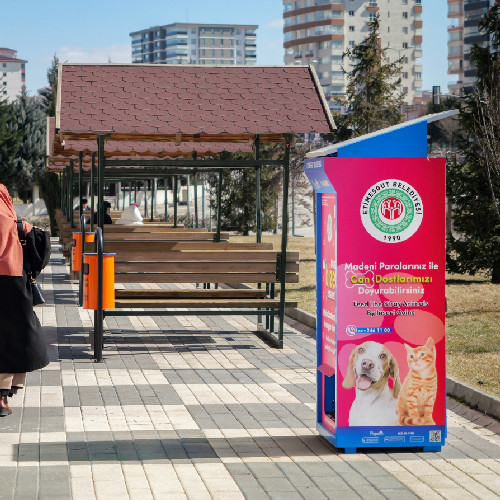 Etimesgut Belediyesi hayvanlar için sokaklara Mamamatik koyuyor