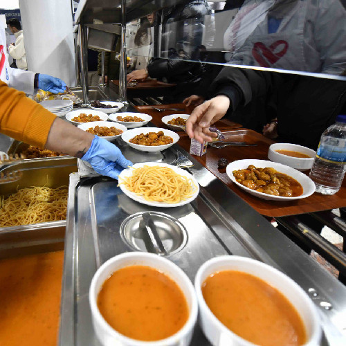 ABB Gençlik sofralarında iftar heyecanı: Öğrencilere ücretsiz yemek