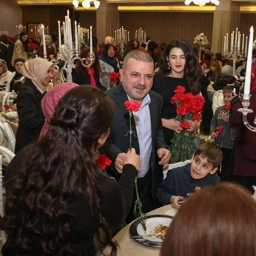 Sincan Belediyesi 8 Mart Dünya Kadınlar Gününe özel iftar yemeği düzenledi