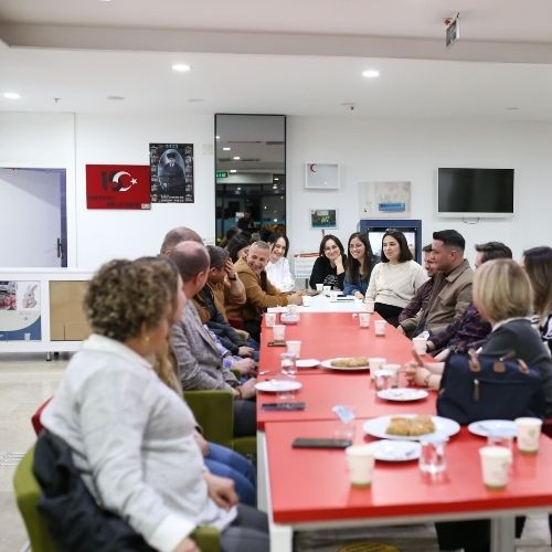 Etimesgut Belediyesi Engelsiz Yaşam Merkezi personeli, iftar sofrasında buluştu - Resim : 2