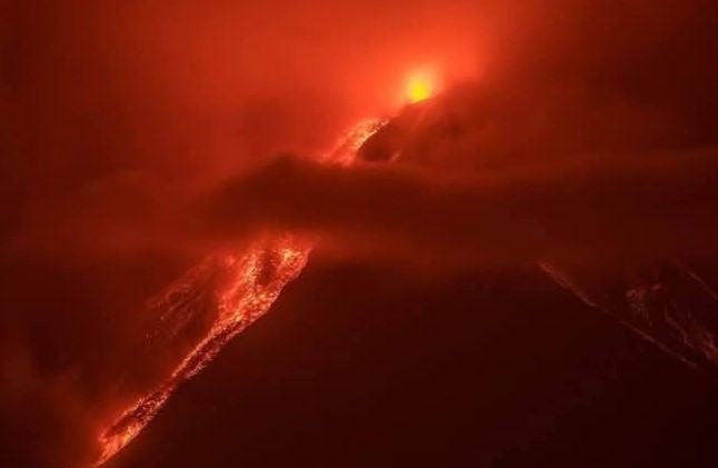 Fuego Yanardağı patladı! 30 bin kişi tahliye olabilir