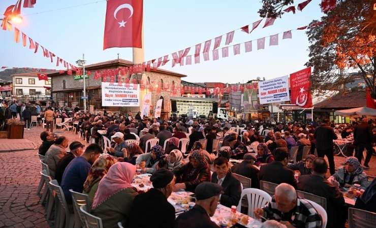 Mansur Yavaş Güdül'de iftar programına katıldı