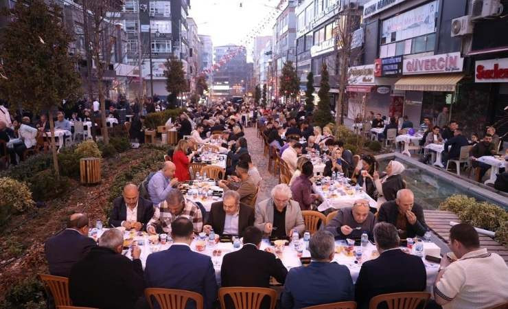 AKK Esnaf Meclisi’nden Kızılay’da sokak iftarı