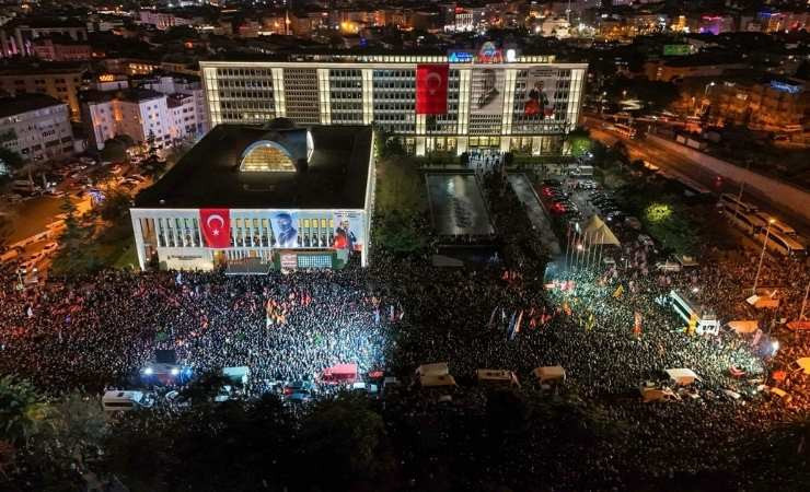 Mansur Yavaş Saraçhane'de konuşup önemli mesajlar verdi!